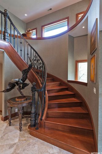 10188 Dimple Dell Ln, Sandy UT 84092-4505 exterior