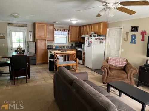 25 Nugget Dr, Villa Rica, GA 30180-3218