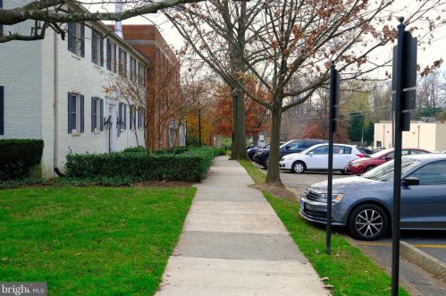 2250 Washington Ave, Silver Spring, MD 20910-2647