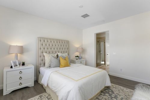 127 Danbrook, Irvine CA  92603-1024 exterior