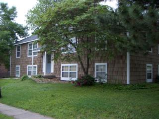 5802 58th St, Shawnee Mission, KS 66202-2704