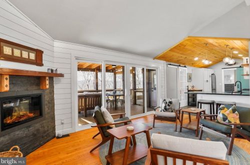 1034 Toms Knob Approach, Lost City WV 26810-8428 exterior