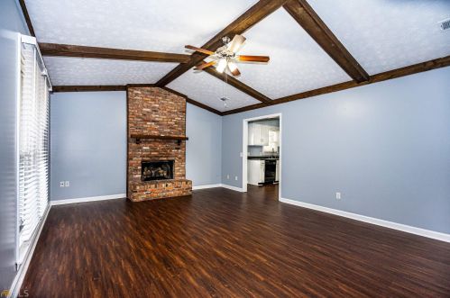 87 Clearwater Dr, Lagrange, GA 30241-1556