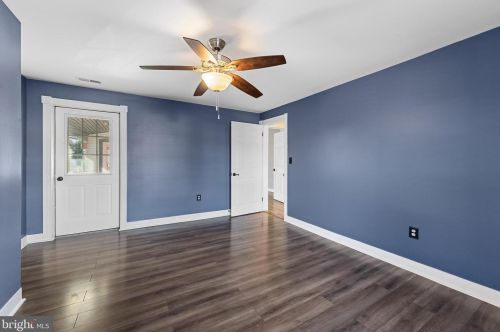 112 Lawrence St, Charles Town WV 25414-1514 exterior