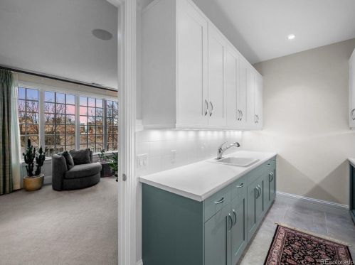 401 Adams St, Denver CO  80206-4410 exterior