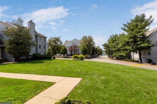 1 Quartz Ln, Paterson NJ  07501-3300 exterior