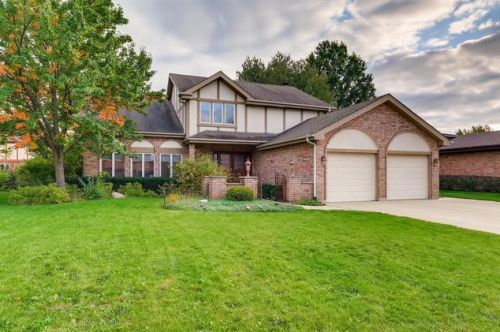 1307 Waverly Pl, Arlington Hts, IL 60004-2722