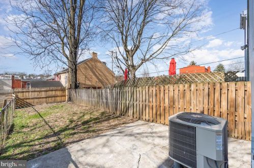 706 Beaver St, Lancaster PA  17603-5802 exterior