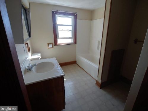 1550 Broadway, Hanover PA 17331-2555 exterior