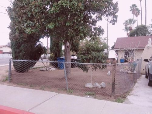 25695 Date St, San Bernardino, CA 92404-3233