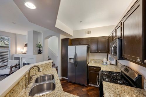 1804 Crescent Oak, Irvine CA  92618-4027 exterior