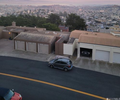 145 Gardenside Dr, San Francisco, CA 94131-3311