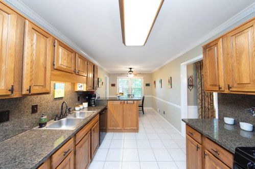 1669 Rocky Top Dr, Lilburn, GA 30047-2594