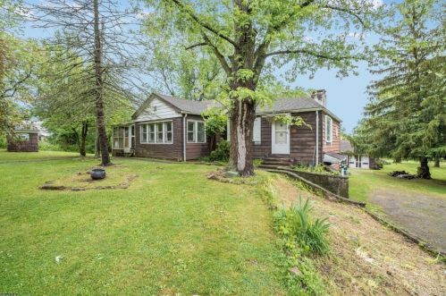 518 Mountain Rd, Lebanon, NJ 08833-5035