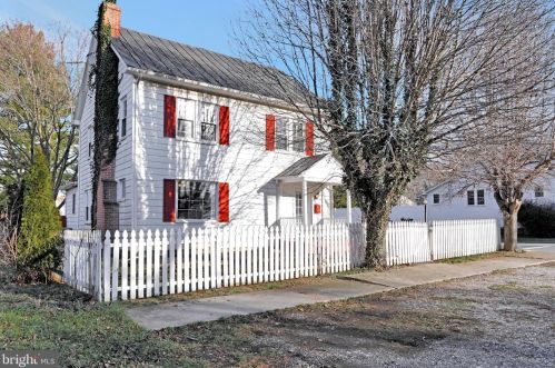 401 Preston St, Charles Town, WV 25414-1837