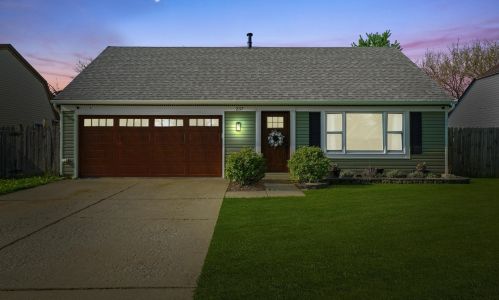 237 Fernwood Rd, Boulder Hill, IL 60538-2131