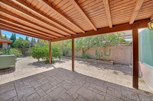 2218 San Lorenzo Ave, Santa Ana CA 92704-6039 exterior