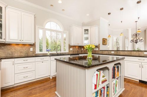 700 Glengate Pl, Atlanta GA  30328-7257 exterior