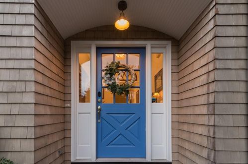 21 Watch Hill Rd, Westerly, RI 02891-3249