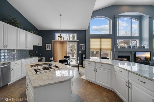 2320 Tracy Ln, Barrington Hills, IL 60102