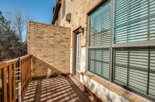 1558 Biltmore Ln, Irving TX  75063-3503 exterior