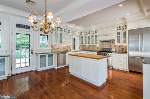 20 Greenhouse Dr, Princeton NJ  08540-4801 exterior