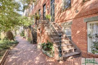 106 Jones St, Savannah, GA 31401-4508