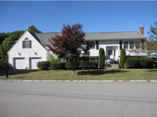 14 Tennyson Ave, Dover, NH 03820-4120
