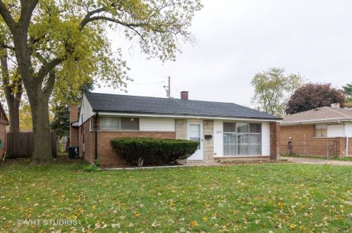 1375 Burnham Ave, Calumet City, IL 60409-5938