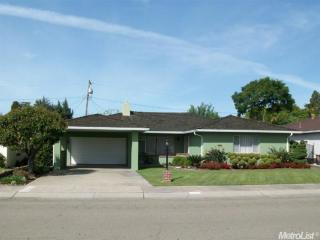735 Lee Ave, Lodi, CA 95240-4601
