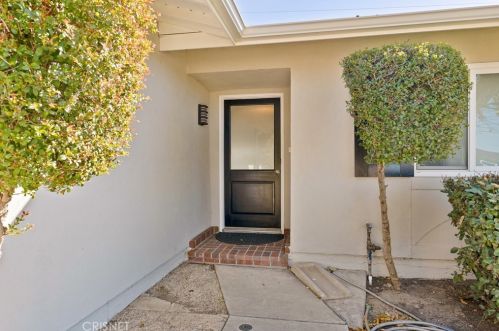 2102 Waldo St, Simi Valley, CA 93065-2751