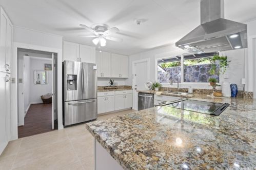 2071 10th Ave, Honolulu HI  96816-2929 exterior