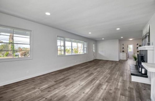 2459 Alta Vista Dr, Vista CA  92084-7028 exterior