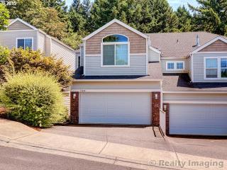 15690 Peachtree Dr, Portland OR  97224-1554 exterior