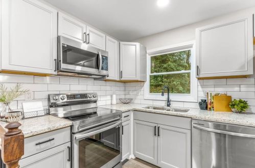782 Magna Carta Dr, Atlanta GA  30318-6058 exterior