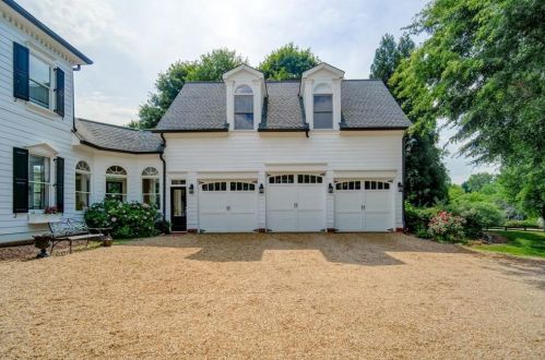 301 Red Gate Overlook, Holly Springs, GA 30115-7555