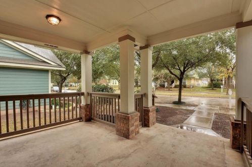 618 Fairway, Uhland TX  78640-8755 exterior