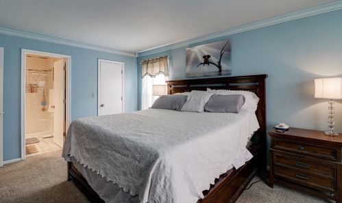 649 Sunrise Ct, Carol Stream IL  60188-1683 exterior