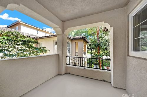 88 Dovetail, Irvine CA  92603-4202 exterior