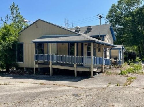 21 Hill Farm Rd, Coventry, RI 02816-4805
