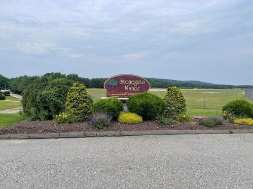 15 Virginia Dr, North Windham, CT 06256-1018