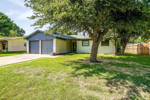 209 Shire Ct, Fort Worth, TX 76140-2916