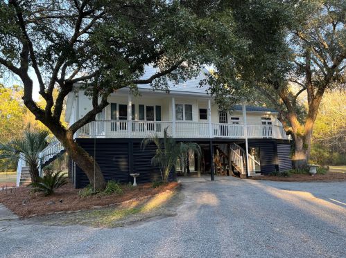 4015 Chisolm Rd, Johns Island, SC 29455-7718