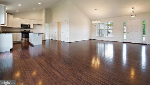 305 Ripple Dr, Hanover, PA 17331