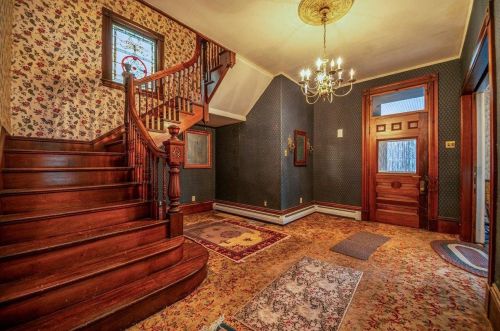 630 Central Ave, Dover, NH 03820-3414