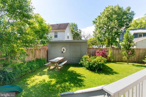 1217 Pine Ave, Shady Side MD 20764-9575 exterior