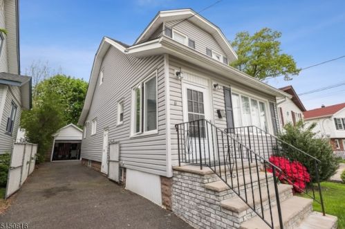 11 Civic Pl, Bloomfield, NJ 07003-4207