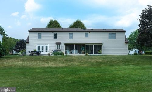 2616 Standardbred Dr, Lancaster PA  17603-4161 exterior