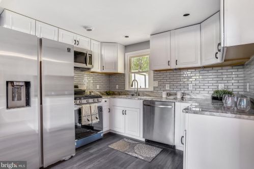 3909 Findley Rd, Woodbridge, VA 22193-2208