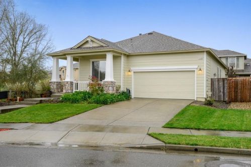 1125 Enzos Way, Windsor, CA 95492-8875